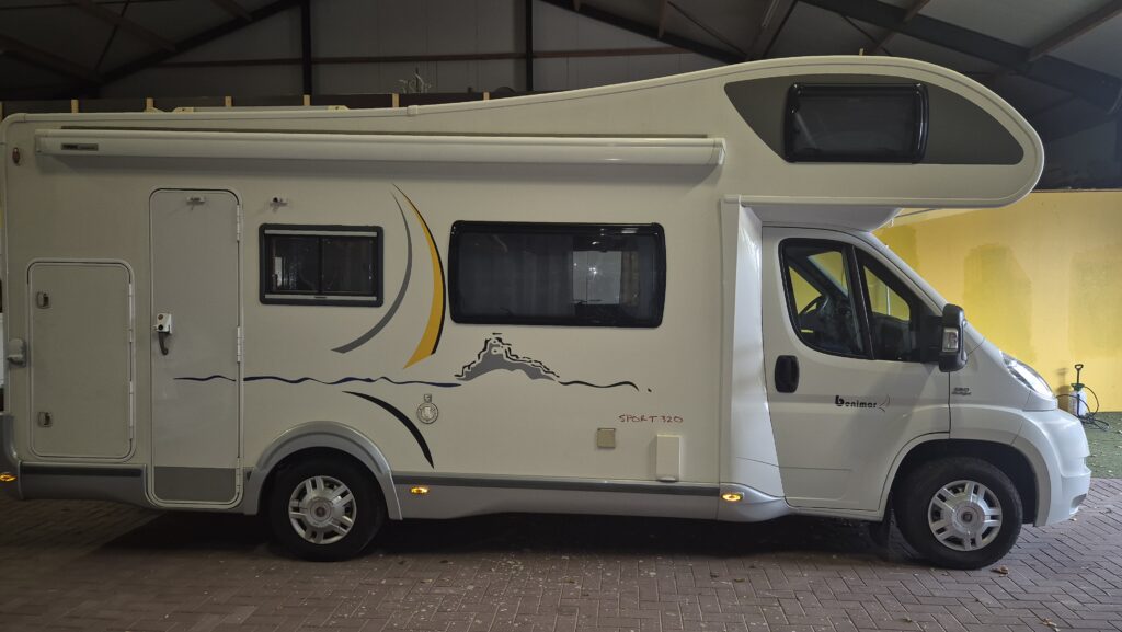 Verkocht! 6 persoons Benimar 320 camper