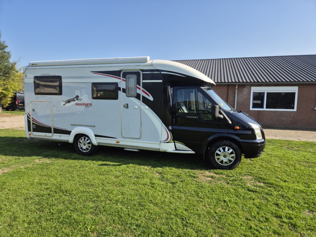 Verkocht! Tec camper met enkele bedden