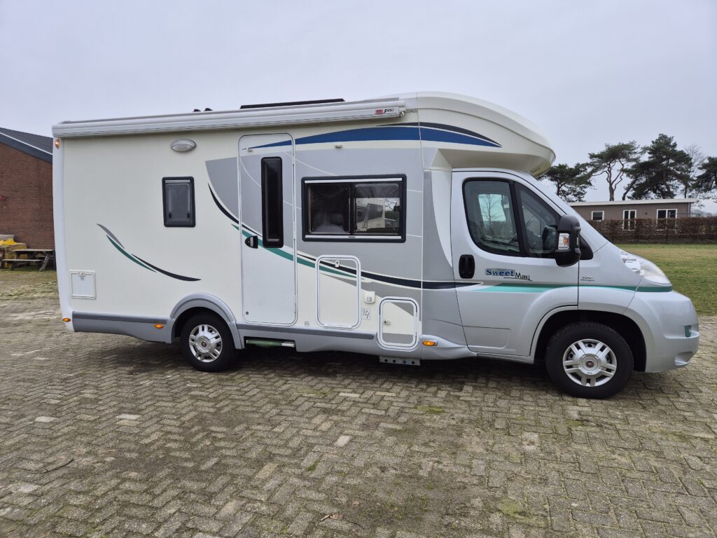 Verkocht! Chausson met hefbed als nieuw