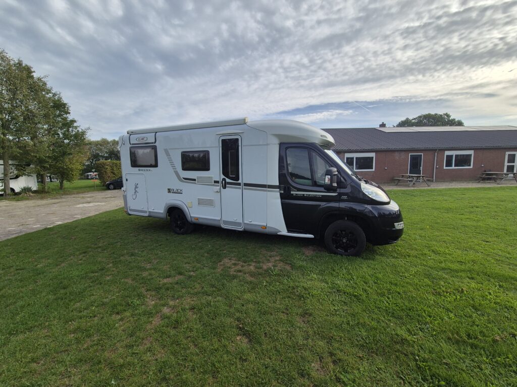 Verkocht! Lmc met enkele bedden